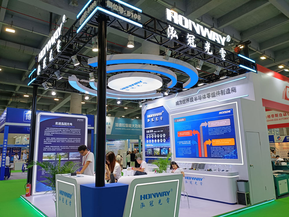 泓冠光電展臺搭建現(xiàn)場效果